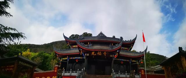 山火无情人有情,劫后余生的凉山州泸山景区,风景犹在