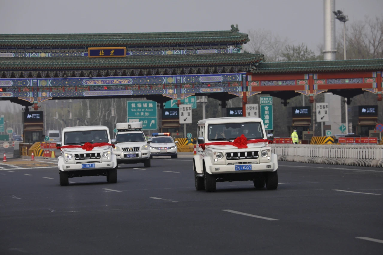 以北京之车迎接北京援鄂医疗队凯旋,别有深意