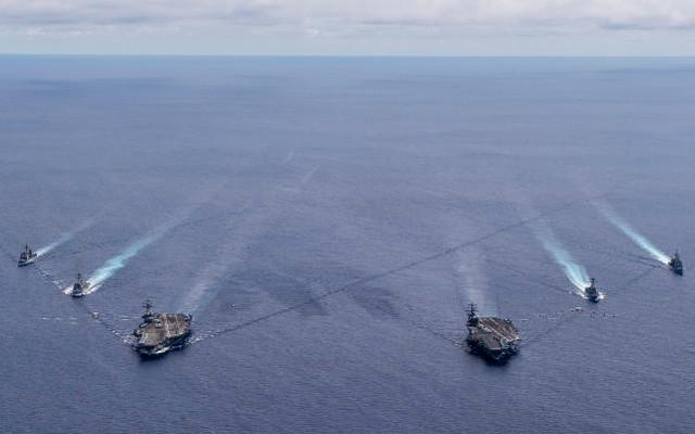 美军双航母再次集结南海进行演训，挑衅味十足