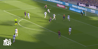 格列兹曼传射梅西破门后致敬马拉多纳,巴萨4-0奥萨苏纳