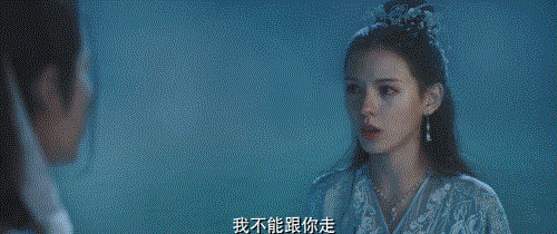 长得半人半兽. 第一次见到阿狸. 他微微一笑. 阿狸问他笑什么.