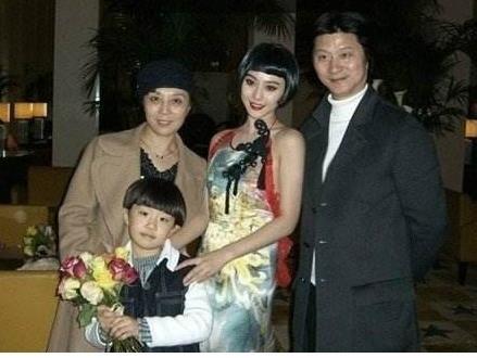 何炅在线辟谣：何洛洛不是我儿子，江珊和江疏影曾被误传是母女
