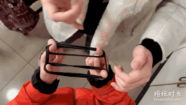 小时候最爱的游戏又红了!给娃练练手,幼儿园开学精细动作得第一