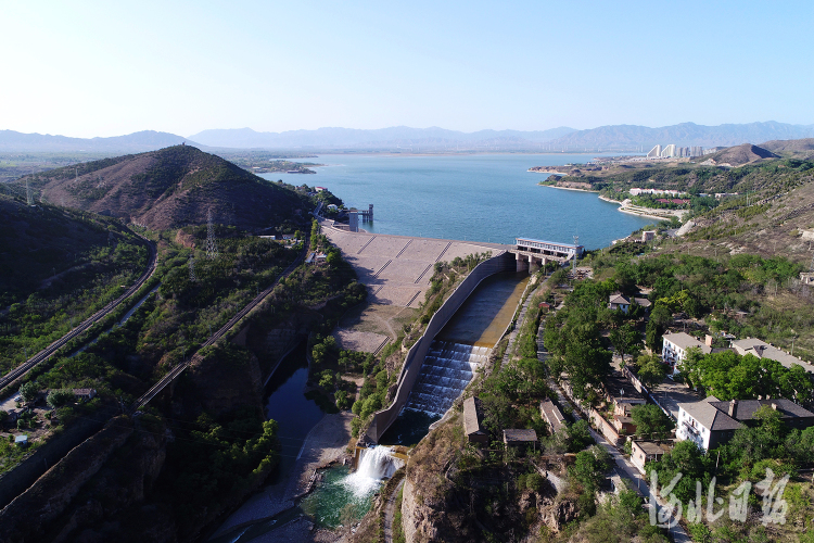 2020年5月18日拍摄于河北省怀来县官厅水库出库口永定河峡谷.