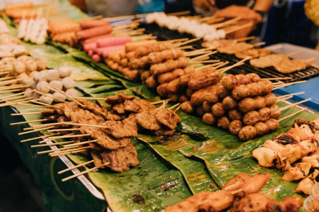 现在大家摆地摊,可以搞点美食,重庆好吃狗的嘴一定能让你挣到钱!
