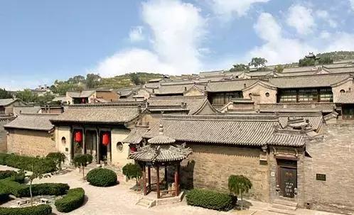 吃穿住行一直是所有人的重要话题,其实在清代房子问题就已经成了较为