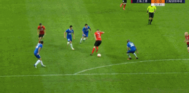 gif:艾迪放倒穆伊送点!胡尔克命中,上港1-0申花
