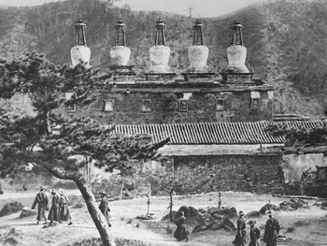 康熙皇帝为什么要建造避暑山庄，它有什么作用