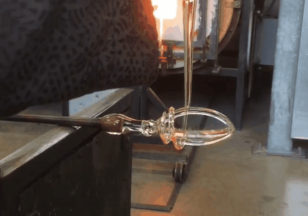 王者是不愿意花时间带青铜玩的.