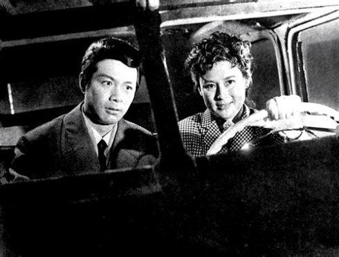 老电影《保密局的枪声》开国产谍战剧先河,没有恋爱桥段也精彩