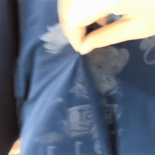 细密 内衬的网纱更加 透气舒适 春天就是穿卫衣的季节呀 而且百搭方便