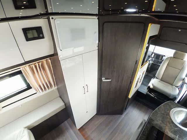 新星2020款星光嘉旅升顶房车可商务可旅行29.98w起