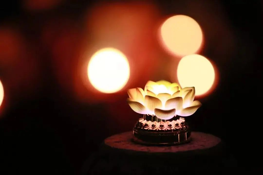 也可能会告诉他念佛必能往生,先让他安心,等此人醒来后,可能依此而做