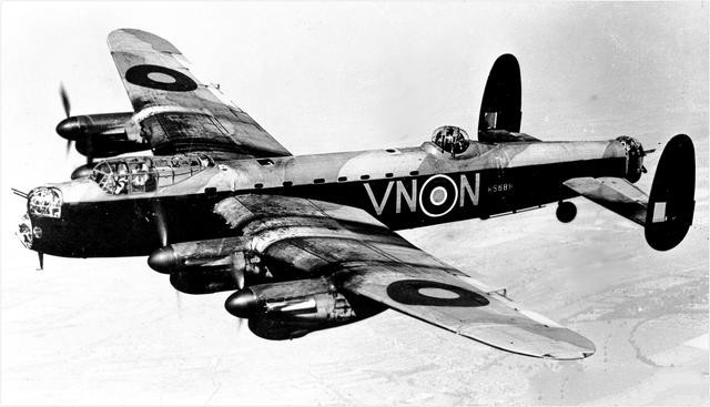 大英帝国的骄傲,二战期间的主力重型轰炸机,"兰开斯特
