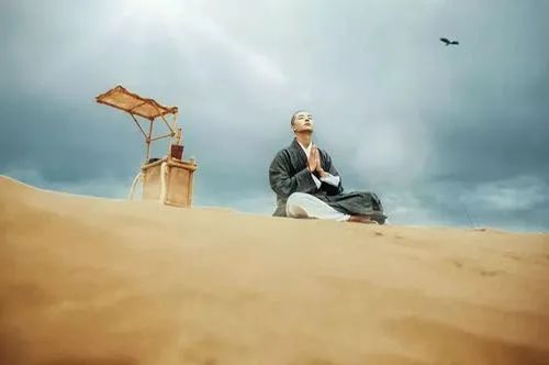 这个社会就是:对恶人太善,对善人太恶