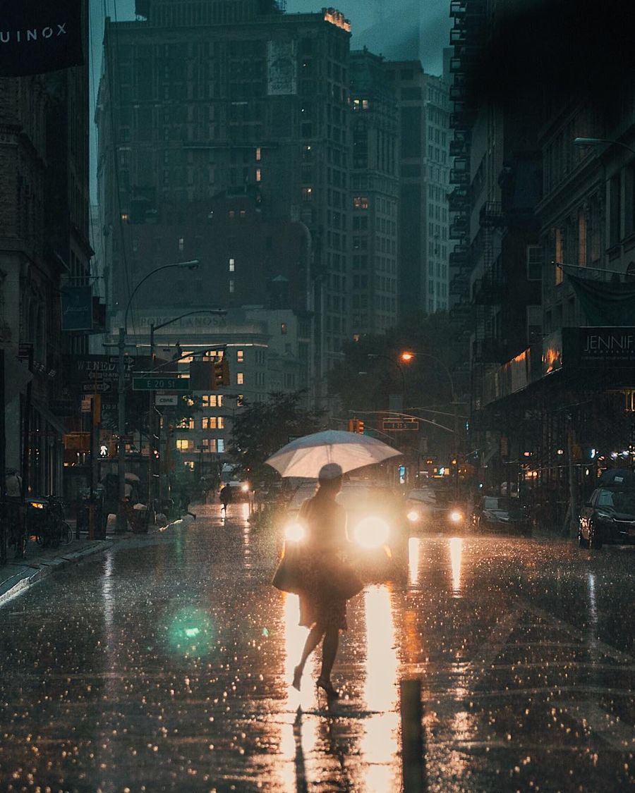 雨季已至,来看看这两位摄影师如何表现"夜雨"的意境