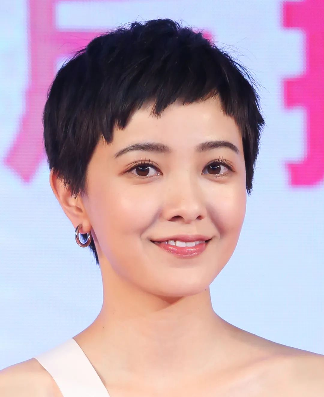 短发的女生能有多漂亮 女明星以身示范