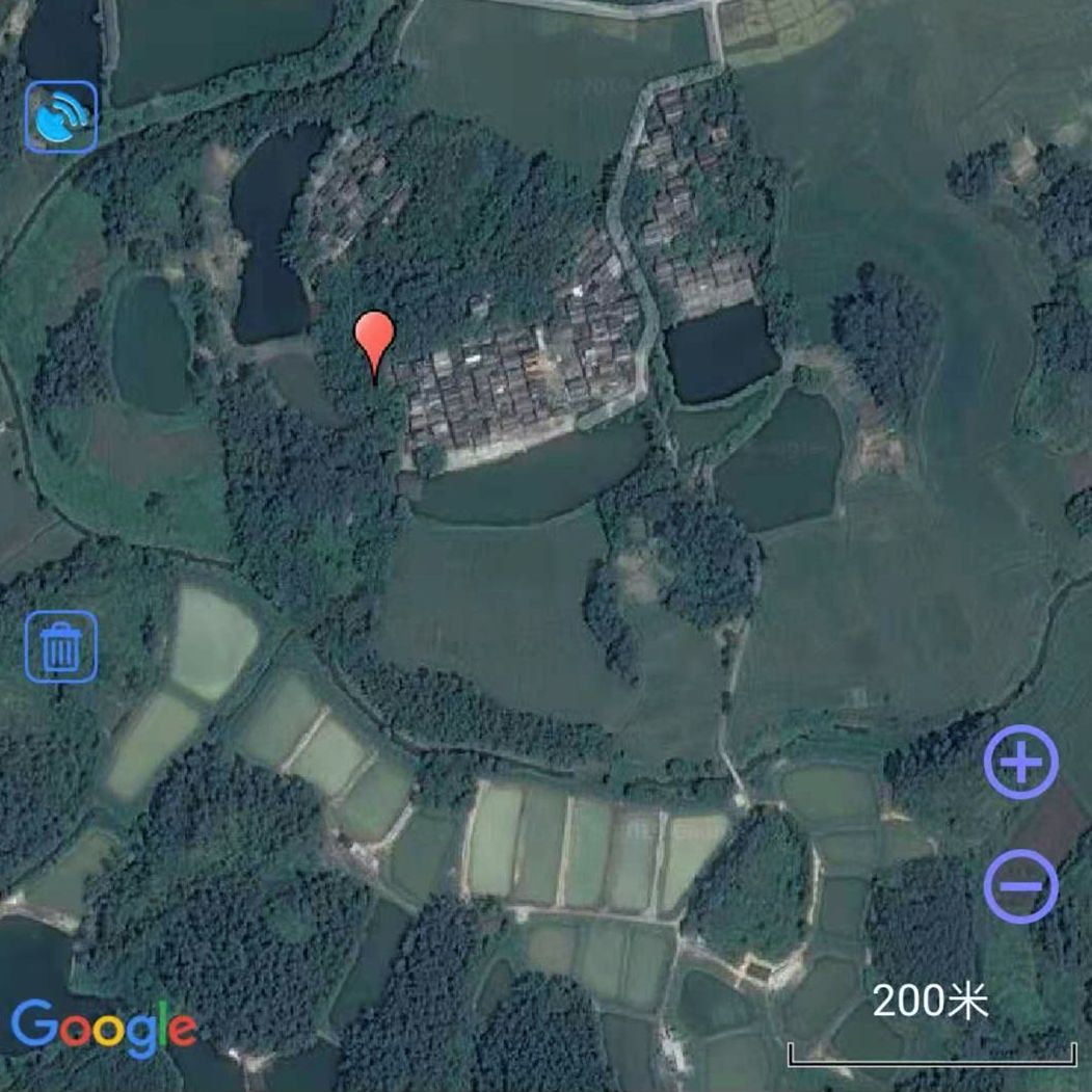 夜间探险主播：爬过鬼楼摸过干尸但我不相信有鬼