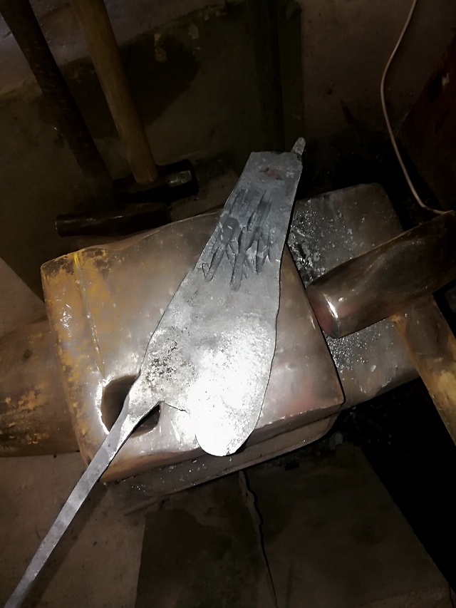 传统铸剑技艺非遗传承人,拿铁铁器首席刀匠陈再荣:做好自己的民族品牌