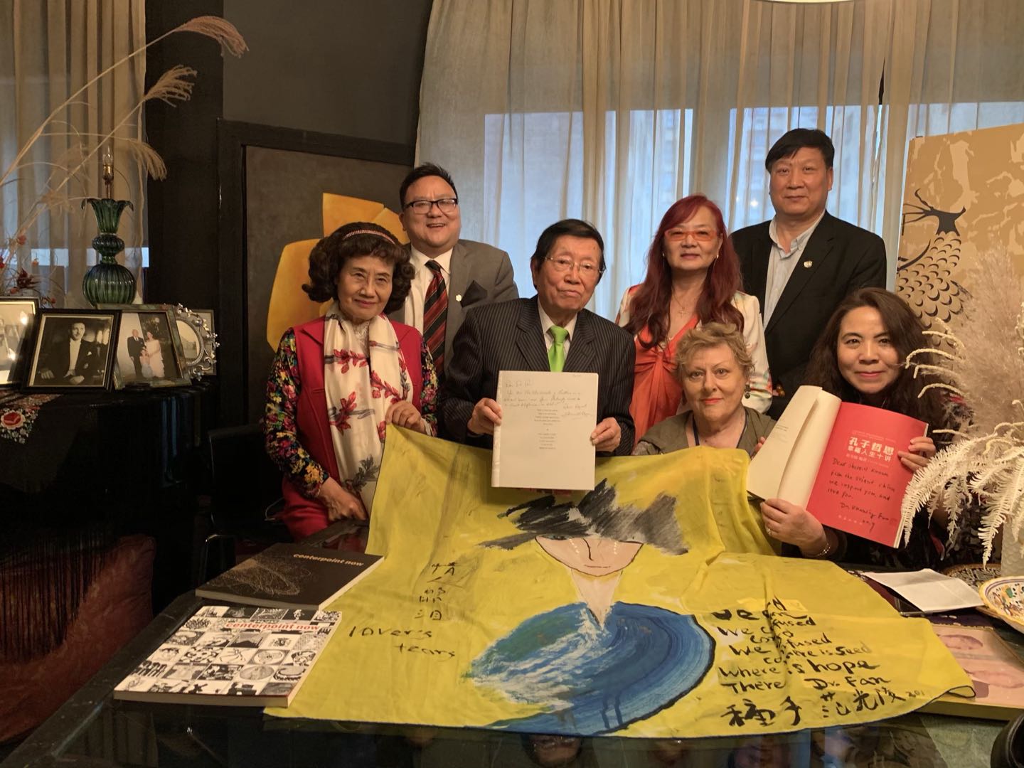 范光陵世界首创之"水墨诗意油画 在台湾爱国人士许历农将军府上展示