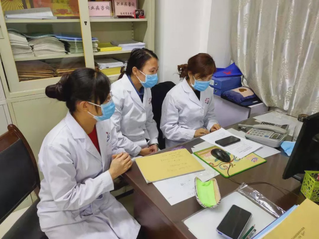 敦煌市疾控中心工作人员值守