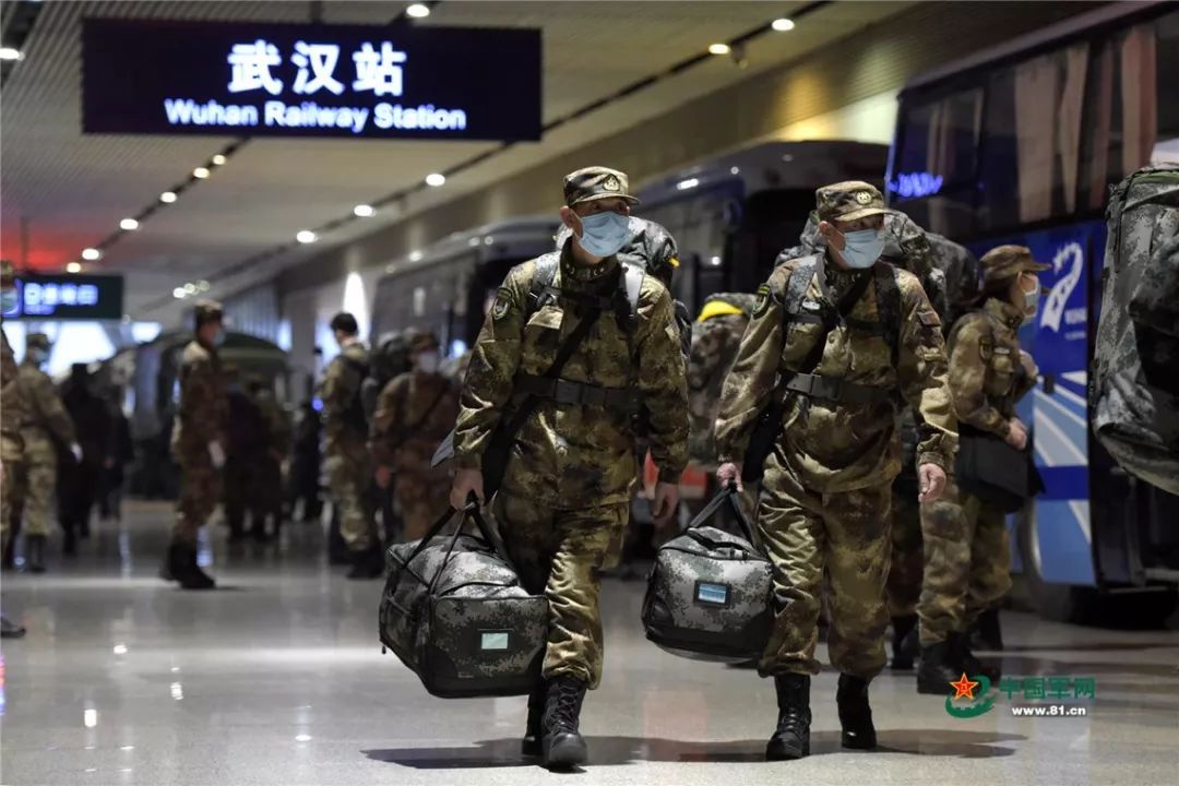 8架伊尔-76MD飞向武汉，我们自己的运-20在哪里