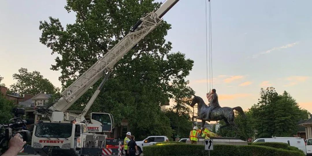 美欧抗议示威未平，又掀起“推倒雕像”运动