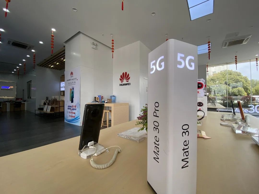 华为断供一月，经销商投敌