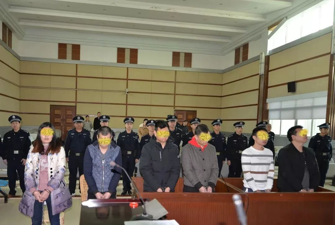 成功摧毁以刘忠元,刘银山等人为首的涉黑恶犯罪团伙,抓获了刘忠元