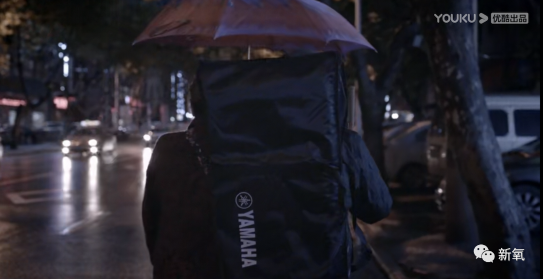 那些开着豪车摆摊的网红们,先憋忙着直播了…