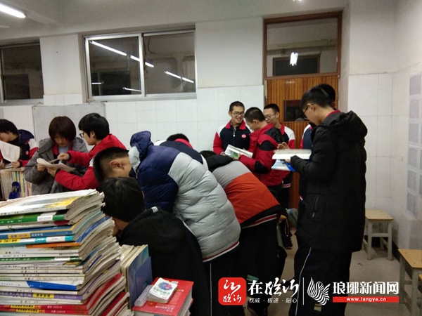 然而,今年这届不平凡的考生中,沂水一中诞生了一个特殊班级,全班35人