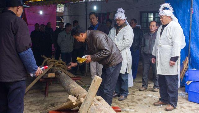 农村俗语"哥走侄不亲,姐去门槛断,兄死叔就嫂"是什么意思?真有道理吗?