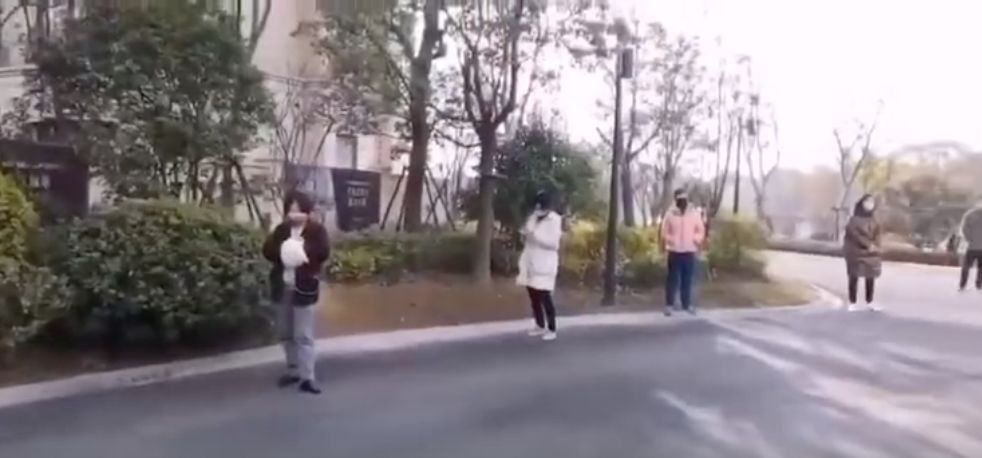 疫情时期开工营业：店老板的智慧真绝了