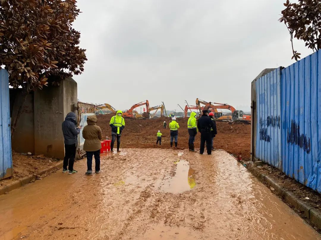 逆行四十日，香港摄记的武汉故事