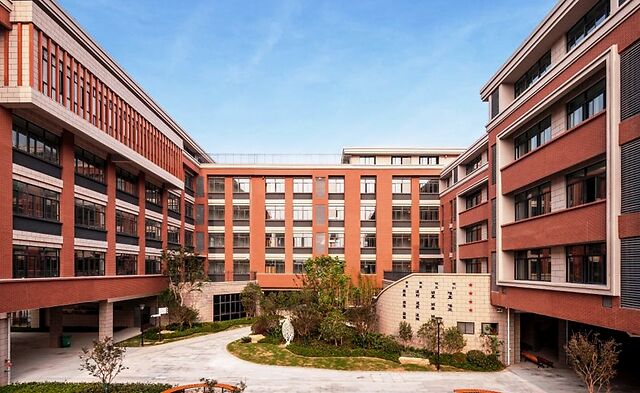 今天园区二中正式更名!南京航空航天大学苏州附属中学来了