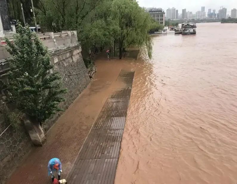 水利部@青海,甘肃等地:黄河2020年第2号洪水来袭