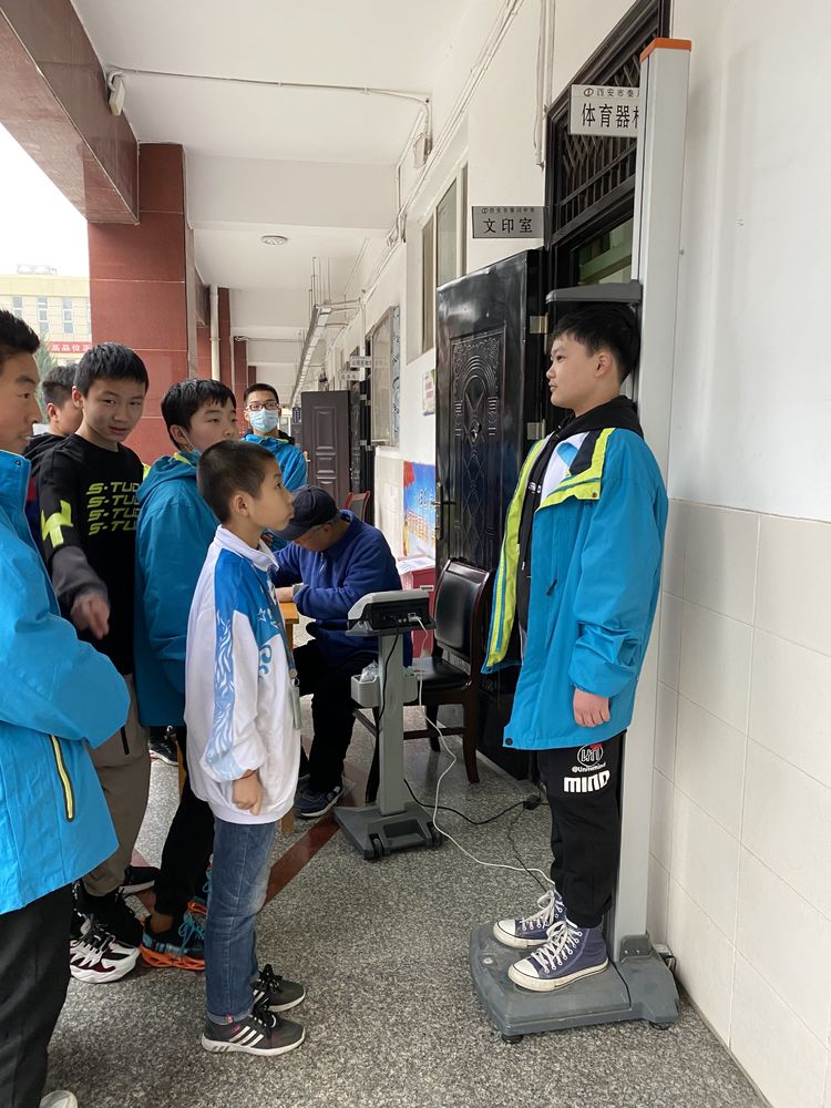 西安市秦川中学举行学生体质健康测试达标运动会