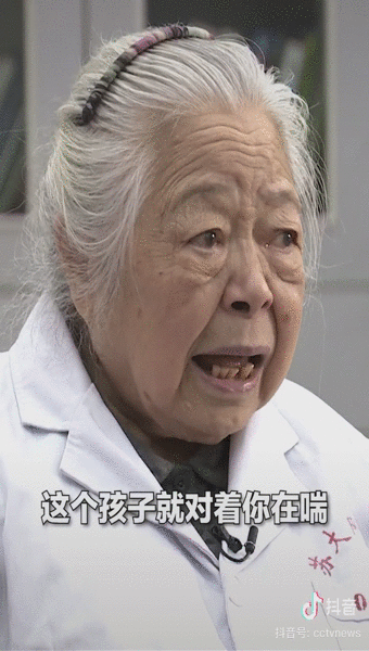 “我敢拿命保护你，你还怕什么”抖音上的白衣天使