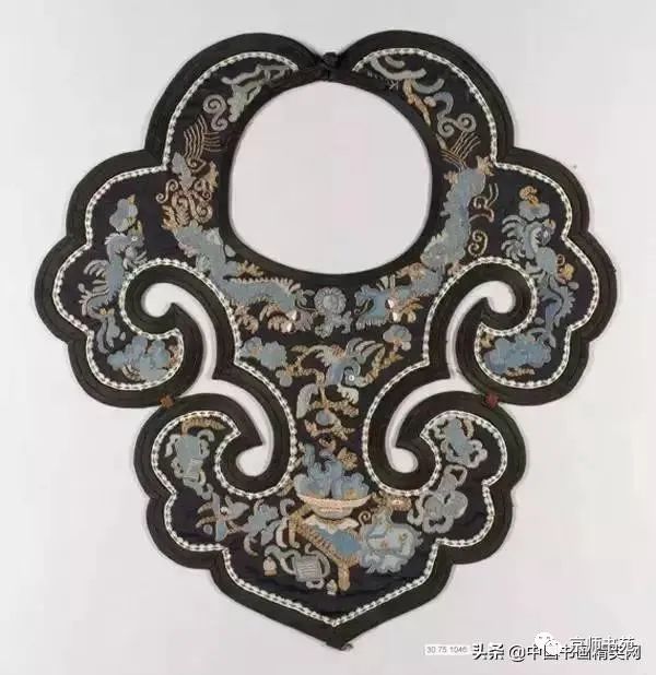 清·如意纹样的衣领