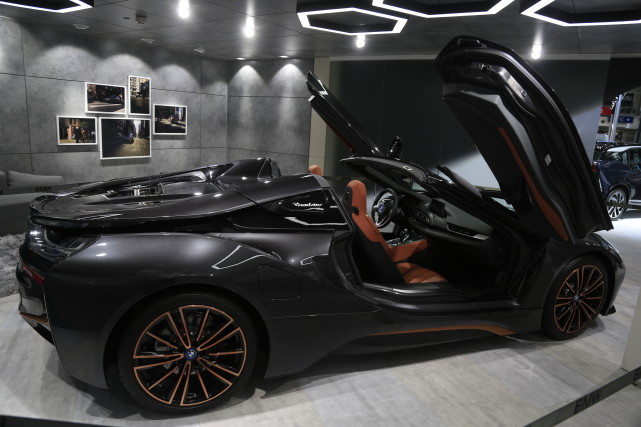实拍宝马bmw i8敞篷跑车,极夜流星限量版,亮相粤港澳大湾区车展