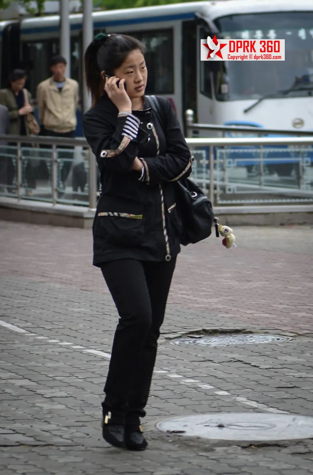 我在朝鲜搞街拍,亲眼看到了群众们的时尚热情