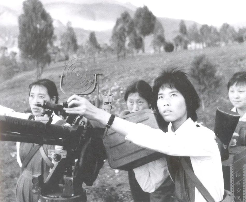 1970年的中国老照片,各行各业都在激情工作,斗志昂扬