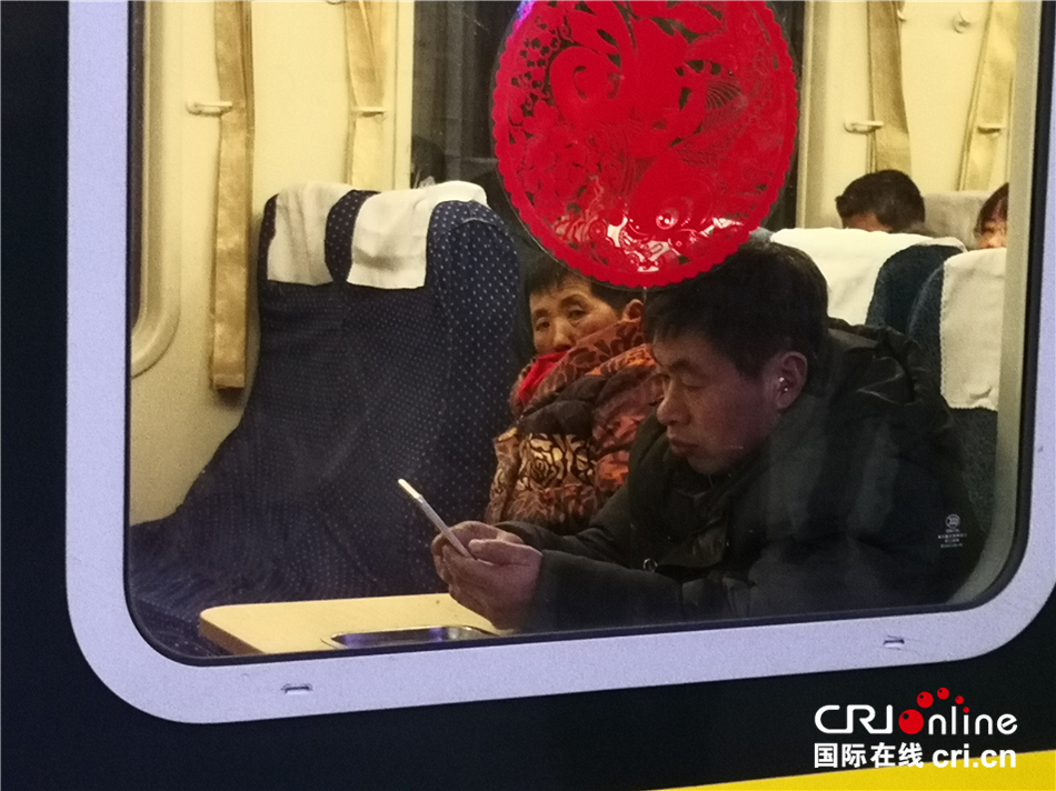 我国正式进入“春运时间”(组图)