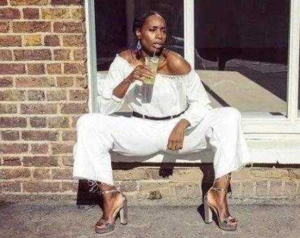 为何“箕踞”在中国古代是一种非常失礼的姿势？