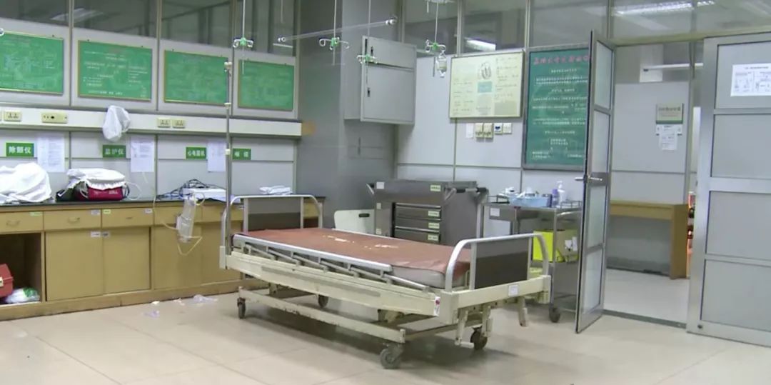 深夜的医院急诊科，是人间最真实的样子