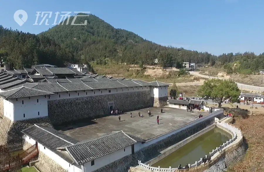 永安安贞堡：中国罕见的大型夯土古民居