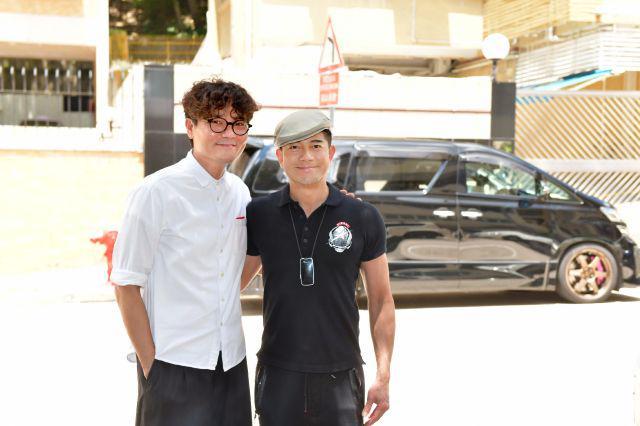 天王郭富城复工不惧高温暴晒，35℃下拍外景人气不减