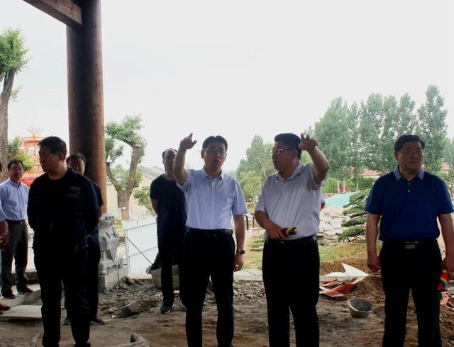县委副书记刘铭带队到沂蒙彩虹小镇调研重点项目建设情况