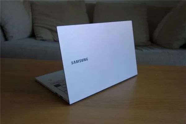 galaxy book ion的读写速度分别达到3426mb/s和3001mb/s