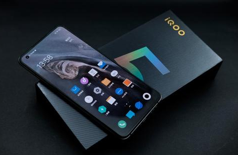 3998元起 iqoo 5手机今日全网开售 骁龙865配120hz屏幕 双扬声器